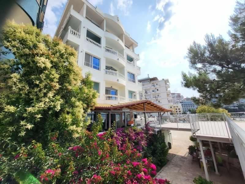 Kalemi's Beachside Sarandë