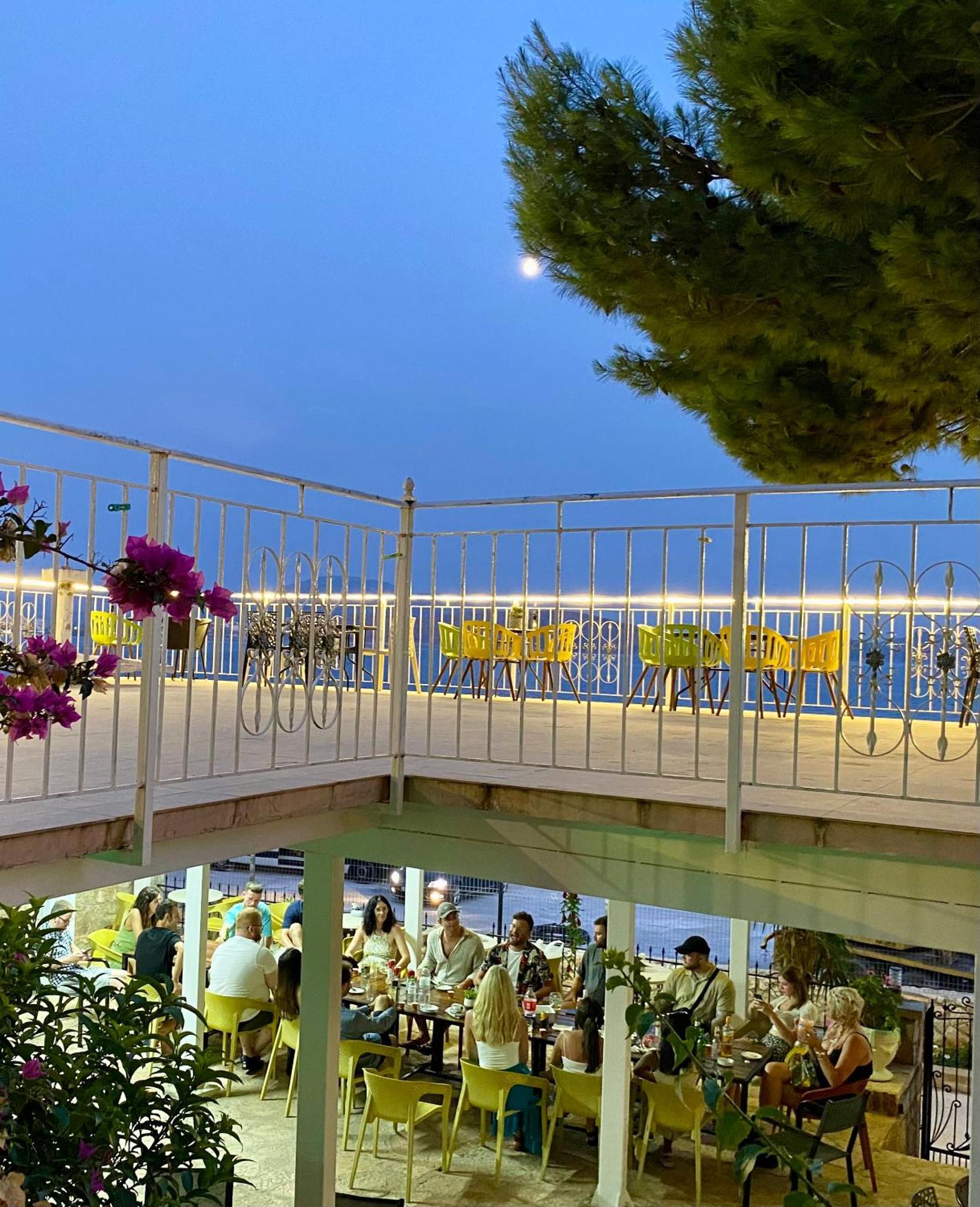Kalemi's Beachside Hotel 3*