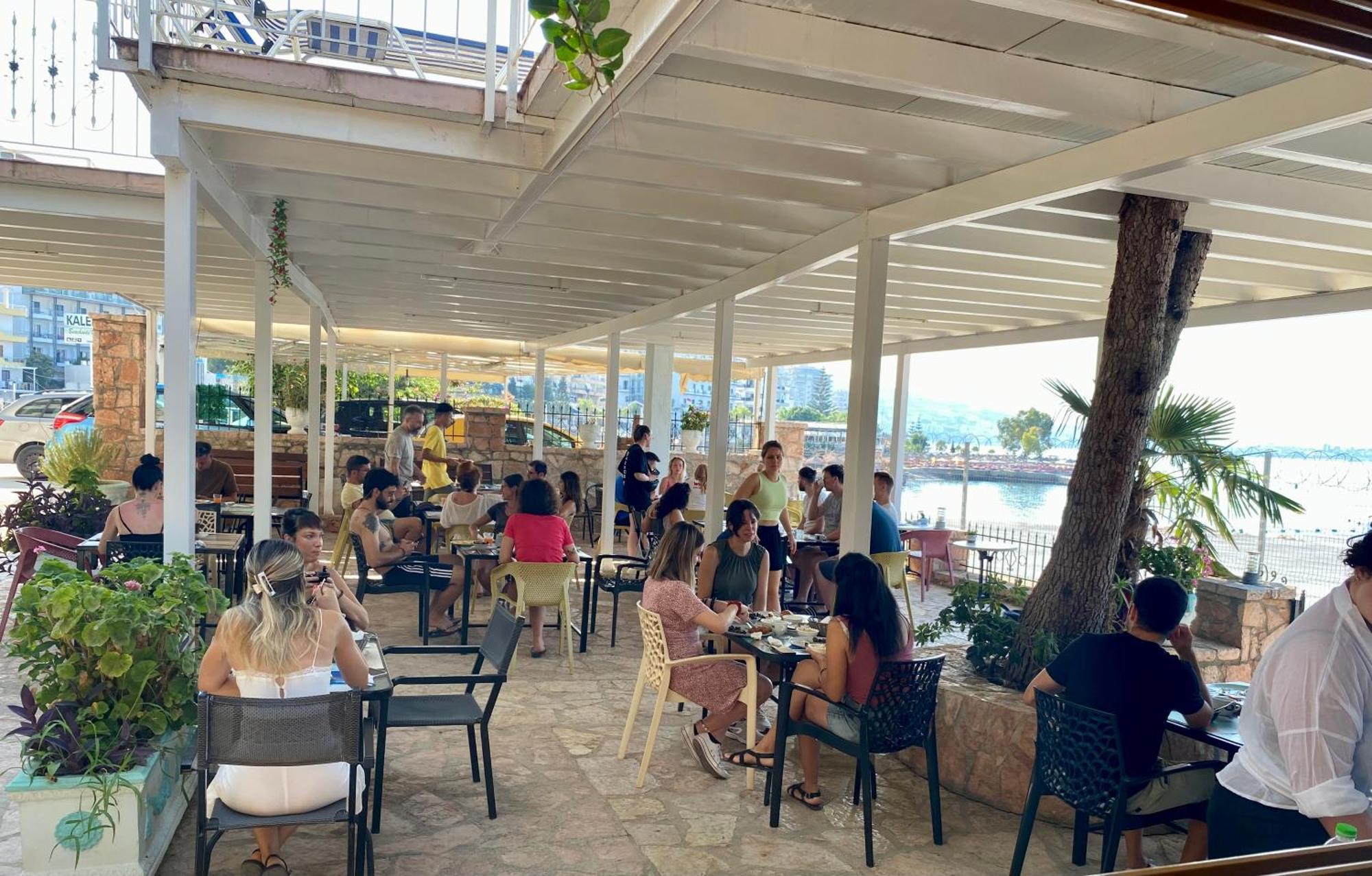 Hotel Kalemi's Beachside
