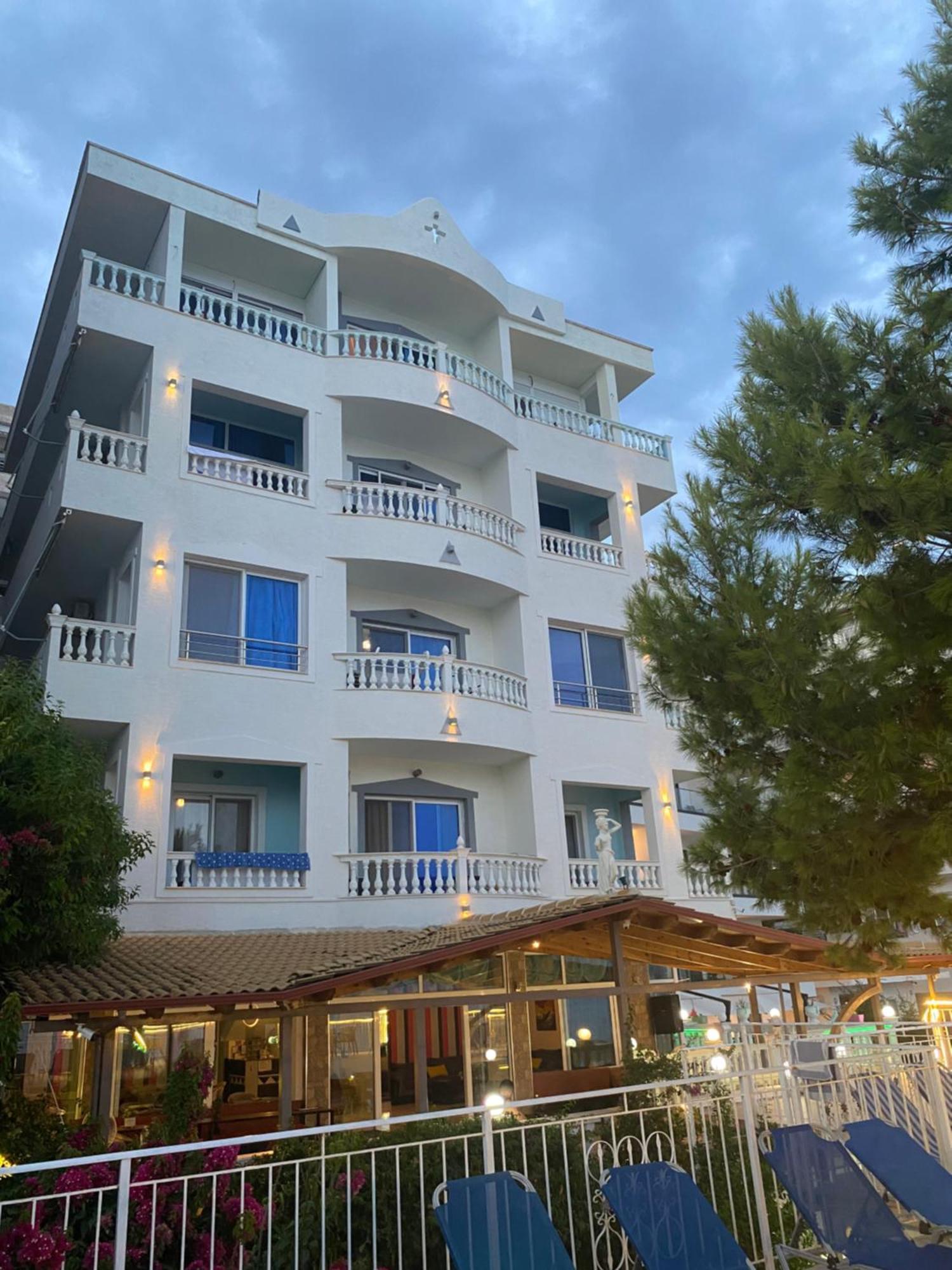Kalemi's Beachside 3*